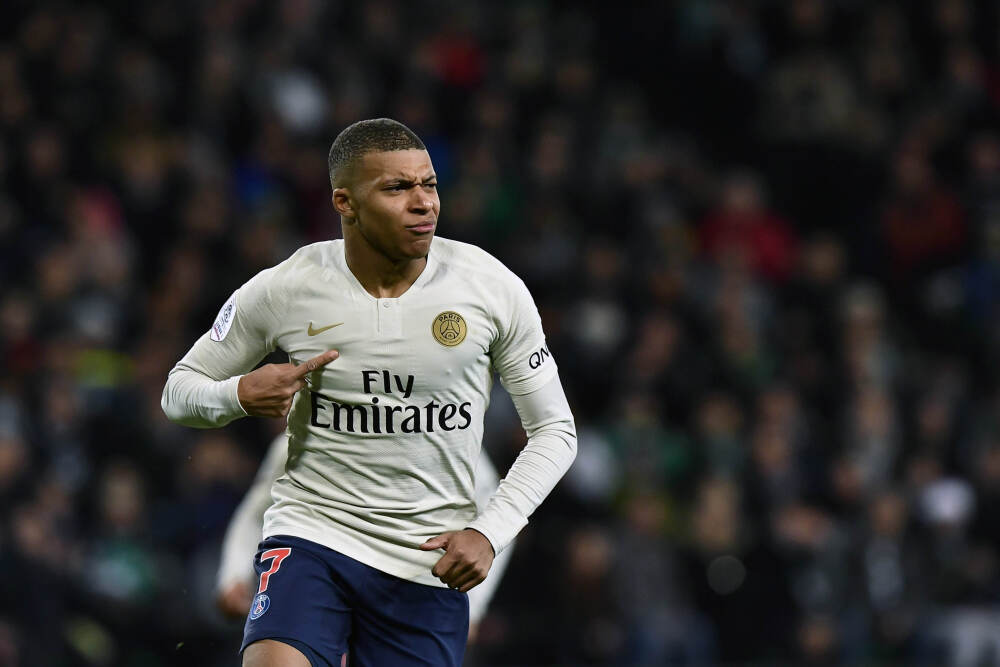 记者：萨拉赫冬窗很可能留在利物浦，多家沙特俱乐部有意球员